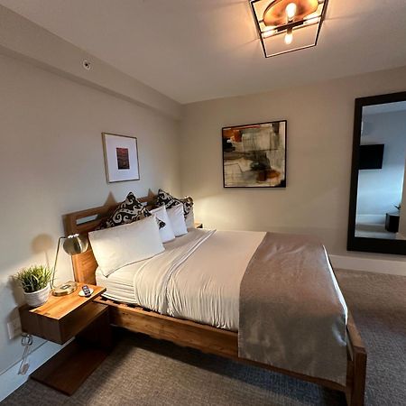Entire Modern 7 Unit 7 Bath Boutique Inn Tour de Tour de Newport Extérieur photo