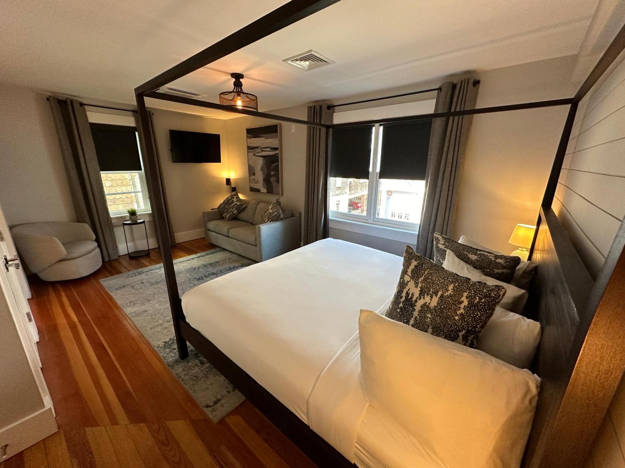 Entire Modern 7 Unit 7 Bath Boutique Inn Tour de Tour de Newport Extérieur photo