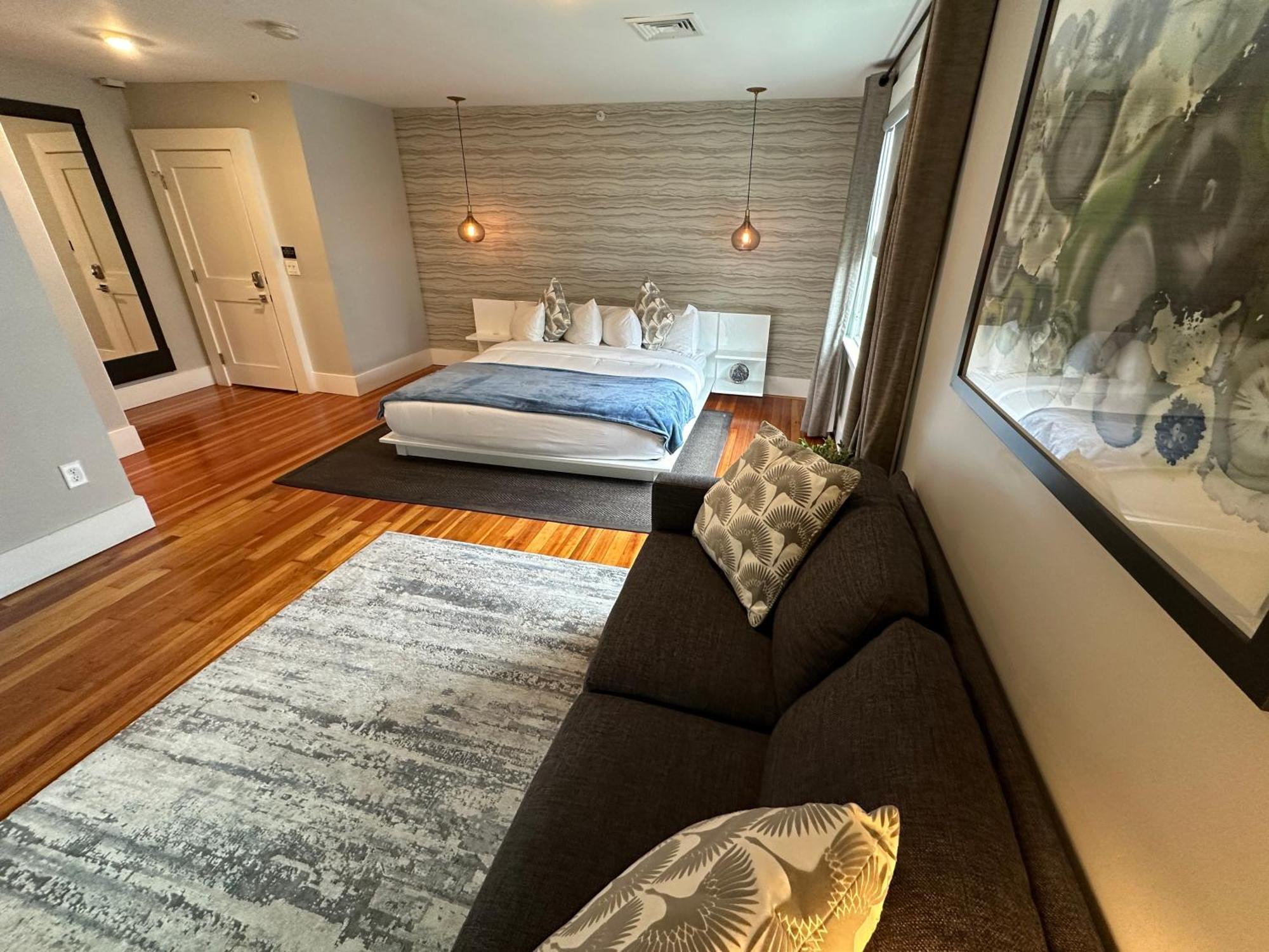 Entire Modern 7 Unit 7 Bath Boutique Inn Tour de Tour de Newport Extérieur photo