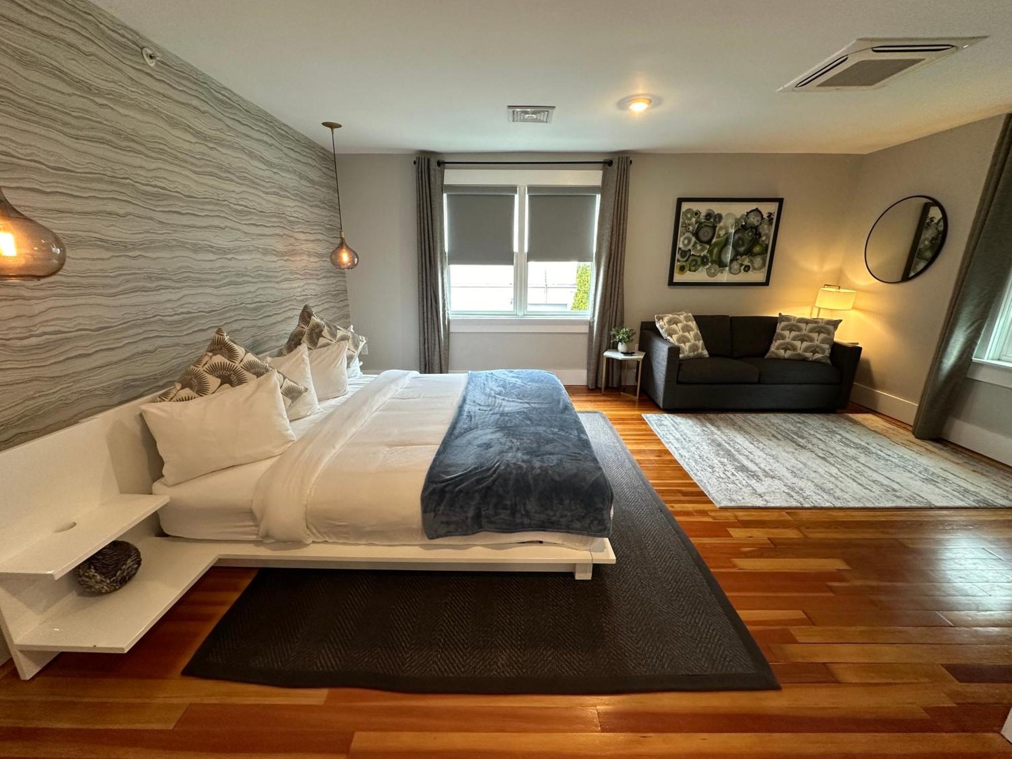 Entire Modern 7 Unit 7 Bath Boutique Inn Tour de Tour de Newport Extérieur photo