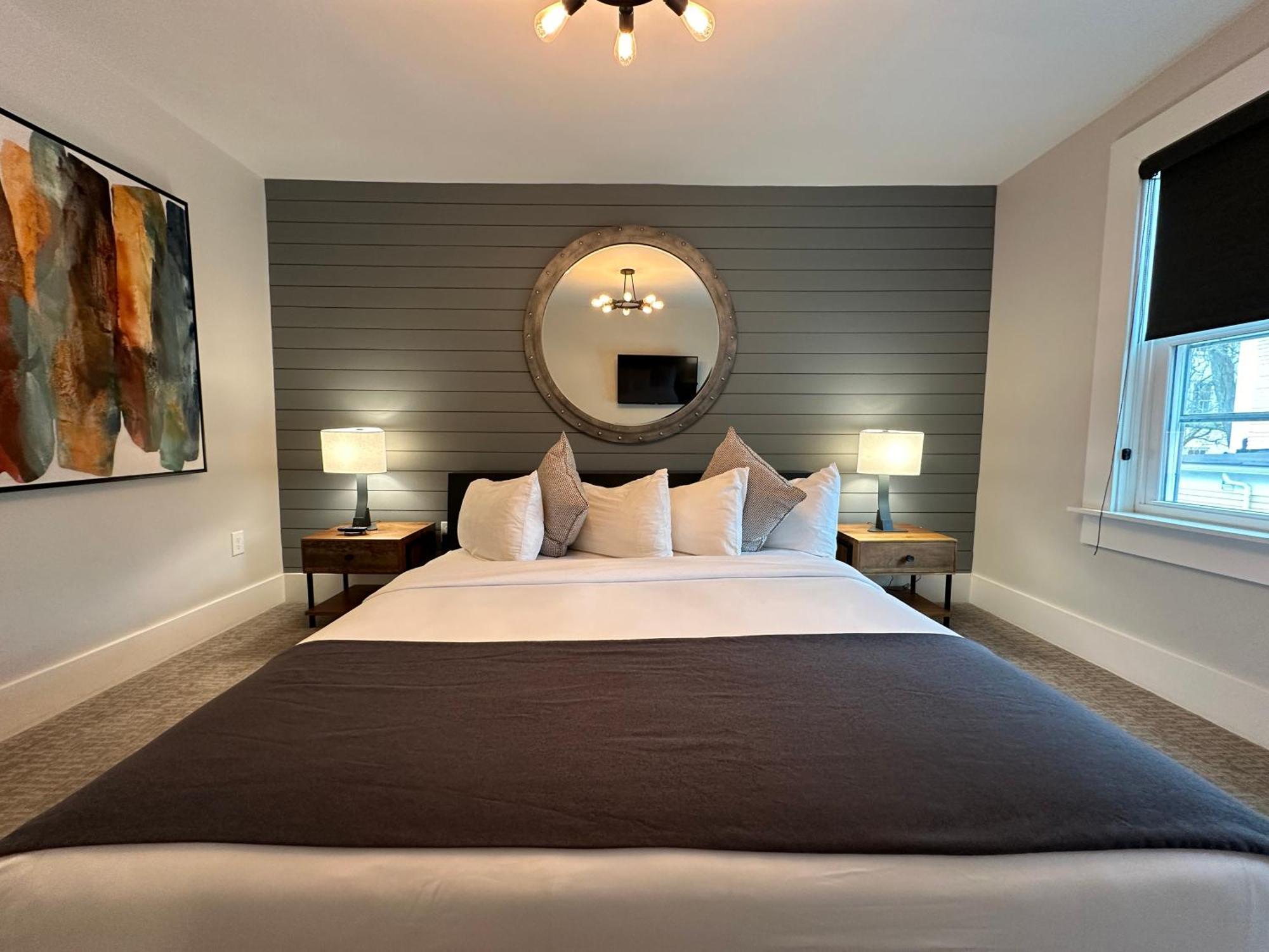 Entire Modern 7 Unit 7 Bath Boutique Inn Tour de Tour de Newport Extérieur photo