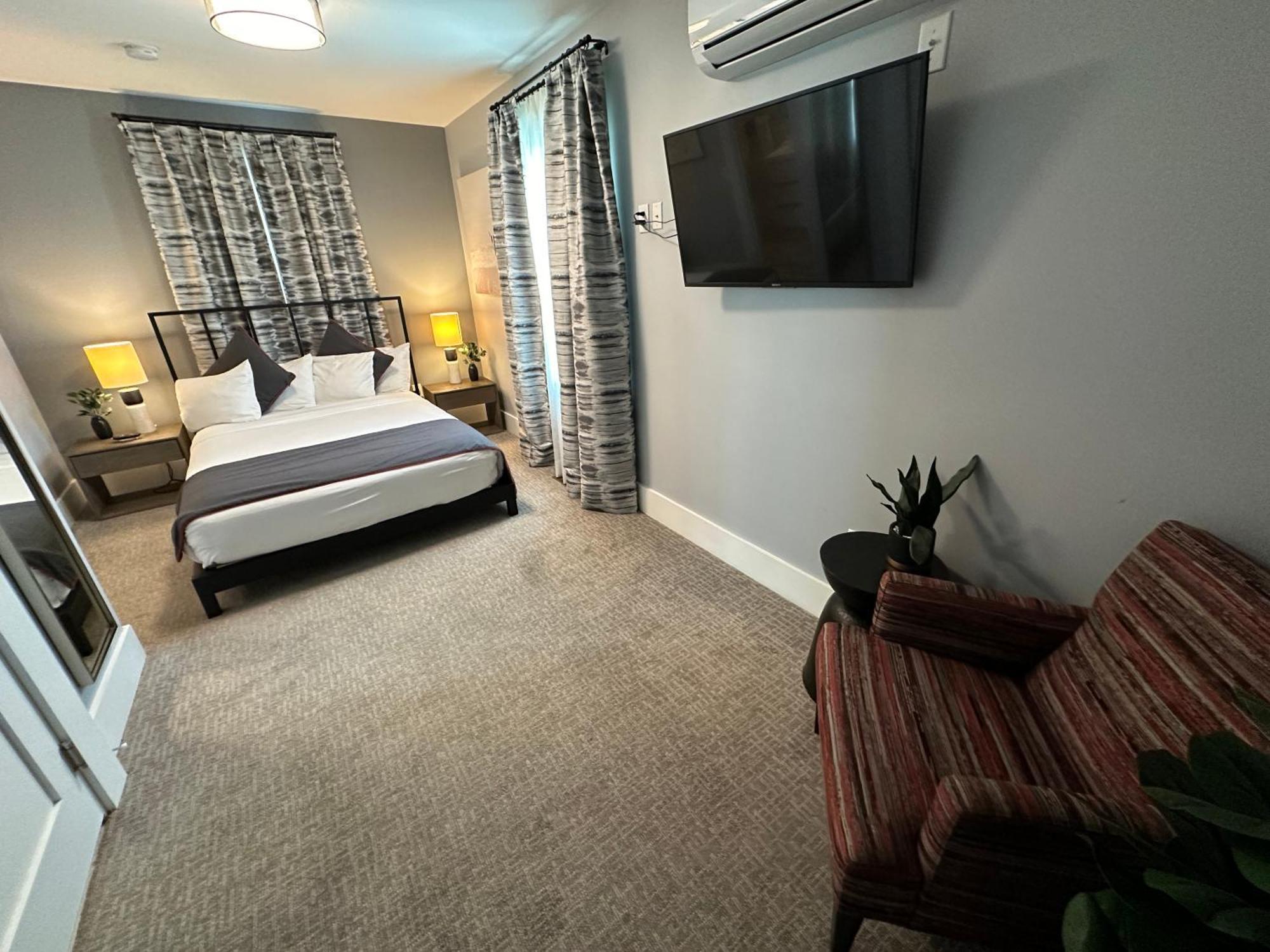 Entire Modern 7 Unit 7 Bath Boutique Inn Tour de Tour de Newport Extérieur photo