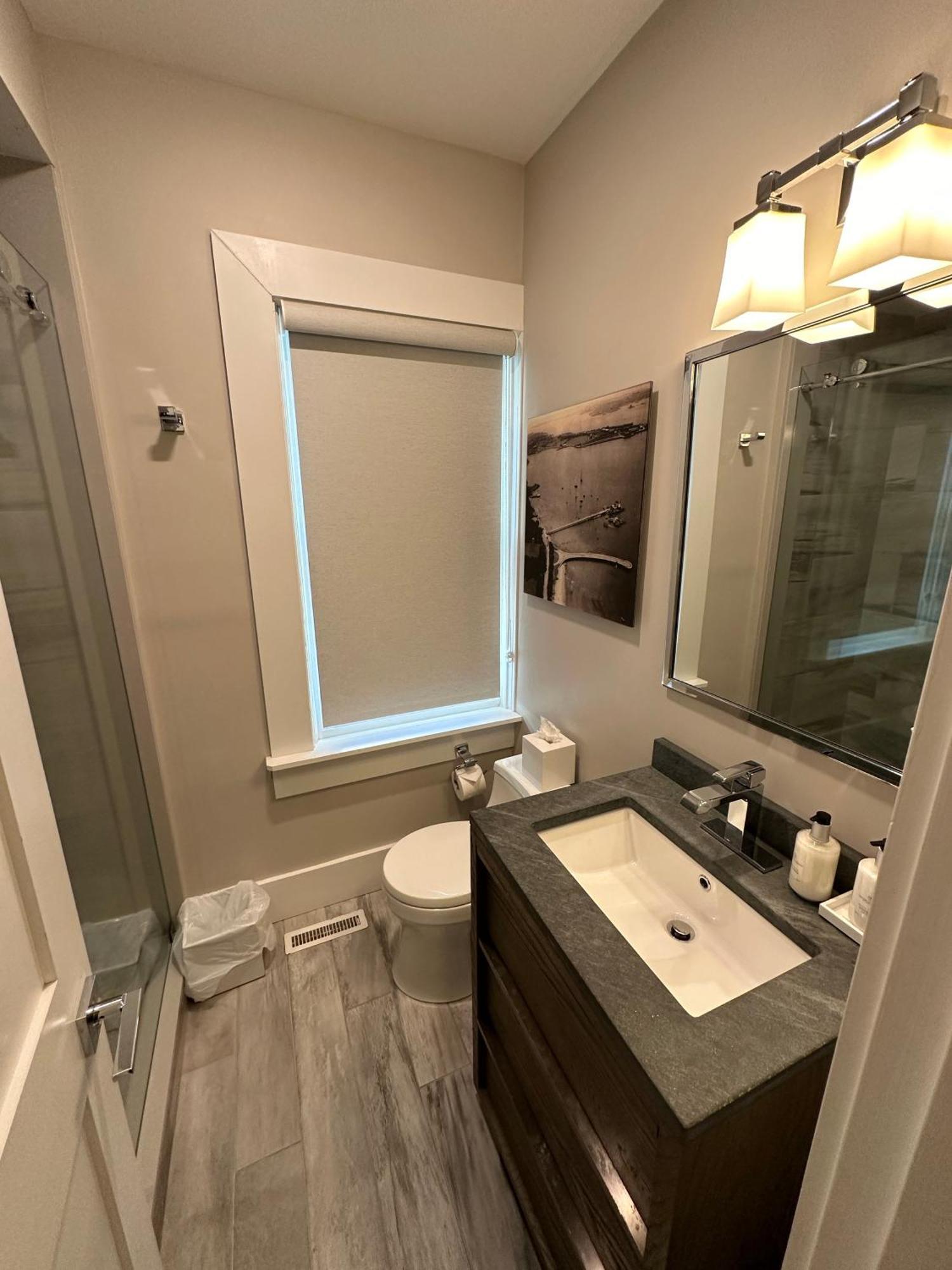 Entire Modern 7 Unit 7 Bath Boutique Inn Tour de Tour de Newport Extérieur photo