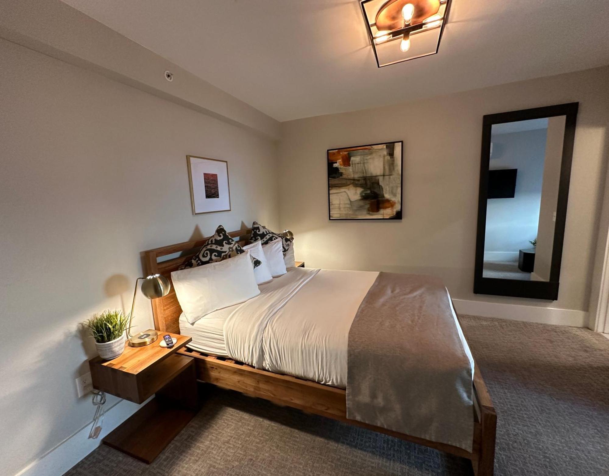 Entire Modern 7 Unit 7 Bath Boutique Inn Tour de Tour de Newport Extérieur photo